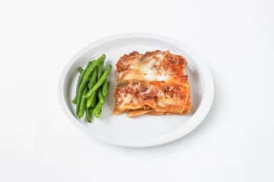 Lasagne med fänkål, svamp och linser, haricots verts, fruktsallad