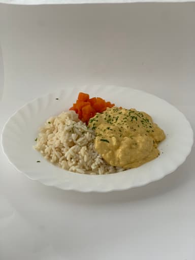 Tikka Masala med quorn med havreris och måltidstillbehör