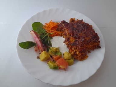 Lasagnette med vitlöksdressing och måltidstillbehör