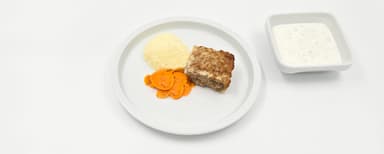Färslimpa, kall örtsås, potatismos, morötter med persilja, Jordgubbsmousse