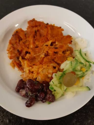 Kycklinglasagnette och måltidstillbehör