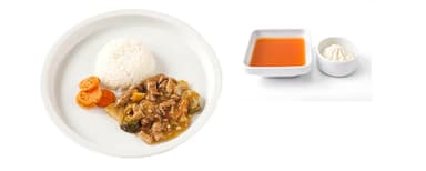Fläskkött med wokgrönsaker och ingefära, jasminris, morötter med persilja, Nyponsoppa med grädde