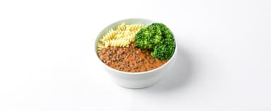 Pasta bolognese på belugalinser, broccoli. Bärkräm