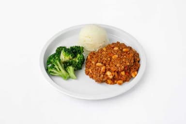 Chili con carne, potatismos, broccoli. Hallon- och citronkaka