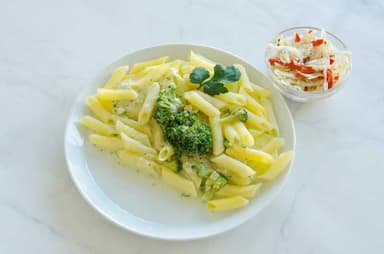 1. Specialkost PKU - Loprofinpasta med broccolisås och vitkålssallad*