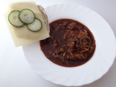 Nikkauloktasoppa, veg, serveras med måltidstillbehör