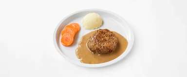Pannbiff, grönpepparsås, potatismos, morötter, Fruktsallad