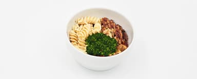 Pastasås med kyckling, soltorkade tomater och spenat, pasta, broccoli. Aprikossmoothie