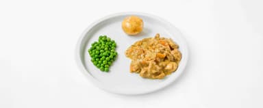 Fläskköttsgryta med rotfrukter och curry, potatis, ärter. Aprikossmoothie