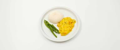 Äppelkyckling med curry, jasminris, haricots verts, Bärkräm
