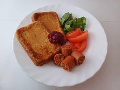 Ugnspannkaka med Anamma vegokorv och måltidstillbehör