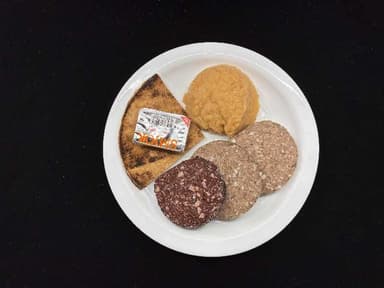 Slátur (lifrapylsa og blóðmör), rófustappa, flatbrauð og smjör. Skyr. 