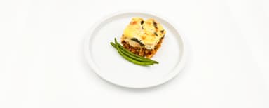 Lasagne med tomater, champinjoner och spenat, vaxbönblandning. Blåbär- och citronkaka