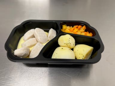 Fiskeboller Karrisaus Gulrot Kålrot Potet