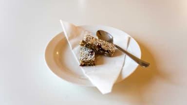 22. Aprikosbar med tranbär och pumpafrön