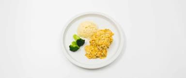 Fiskgratäng med morötter, purjolök och gräslök, potatismos, broccoli. Bärkräm