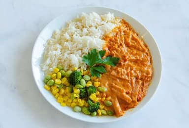 4. Specialkost Proteinreducerad - Korvstroganoff med ris och ångade grönsaker*