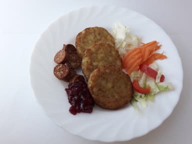 Potatisbullar med Anamma vegokorv och måltidstillbehör