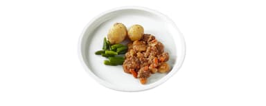 Fläskköttsgryta med apelsin, morötter och ingefära, potatis, ärter. Nyponsoppa, vispad grädde
