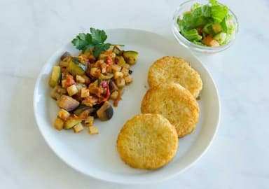 5. Specialkost PKU - Potatisbullar med ratatouille och blandsallad*