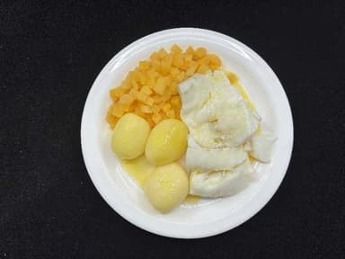 Nætursaltaður fiskur með kartöflum, rófum og smjöri. Skyr. 