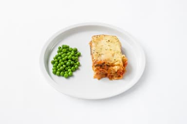 Krämig morotslasagne med linser, ärter. Jordgubbsmousse