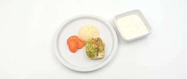 Fisk med örttäcke, potatismos, kall dillsås, morötter. Chokladpudding
