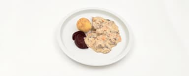 Fläskköttsgryta med champinjon och dragon, potatis, ugnsrostade rödbetor. Exotisk mangosmoothie