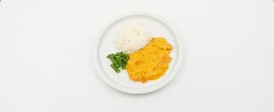 Linsgryta med grönsaker, kokosgrädde, curry och koriander, jasminris, brytbönor. Aprikossmoothie