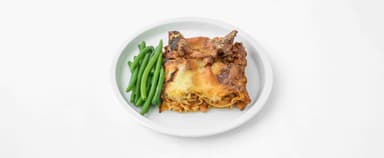 Lasagne med tomater, champinjoner och spenat, vaxbönsblandning. Persiko- och kokospaj med vaniljsås