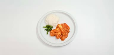 Stroganoff med grillost, jasminris, brytbönor. Bärkräm