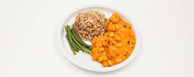 Pumpagryta med bönor, koriander och chili, matvete, haricots verts. Fruktsallad