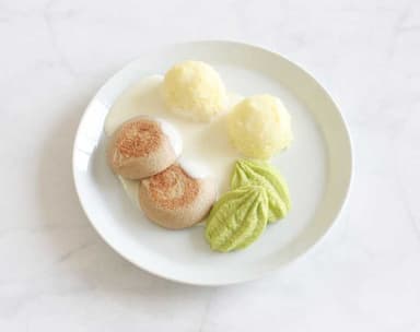 Oxtimbal med pepparrotssås, potatismos och broccolitimbal
