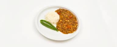Indonesisk färsgryta med paprika, ingefära och curry, jasminris, haricots verts. Hallonsmoothie