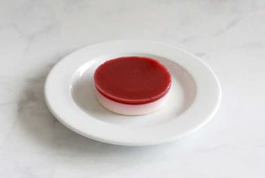 65. Vaniljpannacotta med hallon