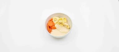Tortelloni med spenat, ricotta, sås med dijon, morötter. Exotisk mangosmoothie