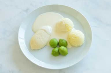 Torsktimbal med vitvinsås, potatismos och ärttimbal