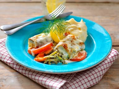 Fiskgratäng med dillsås och kokt potatis